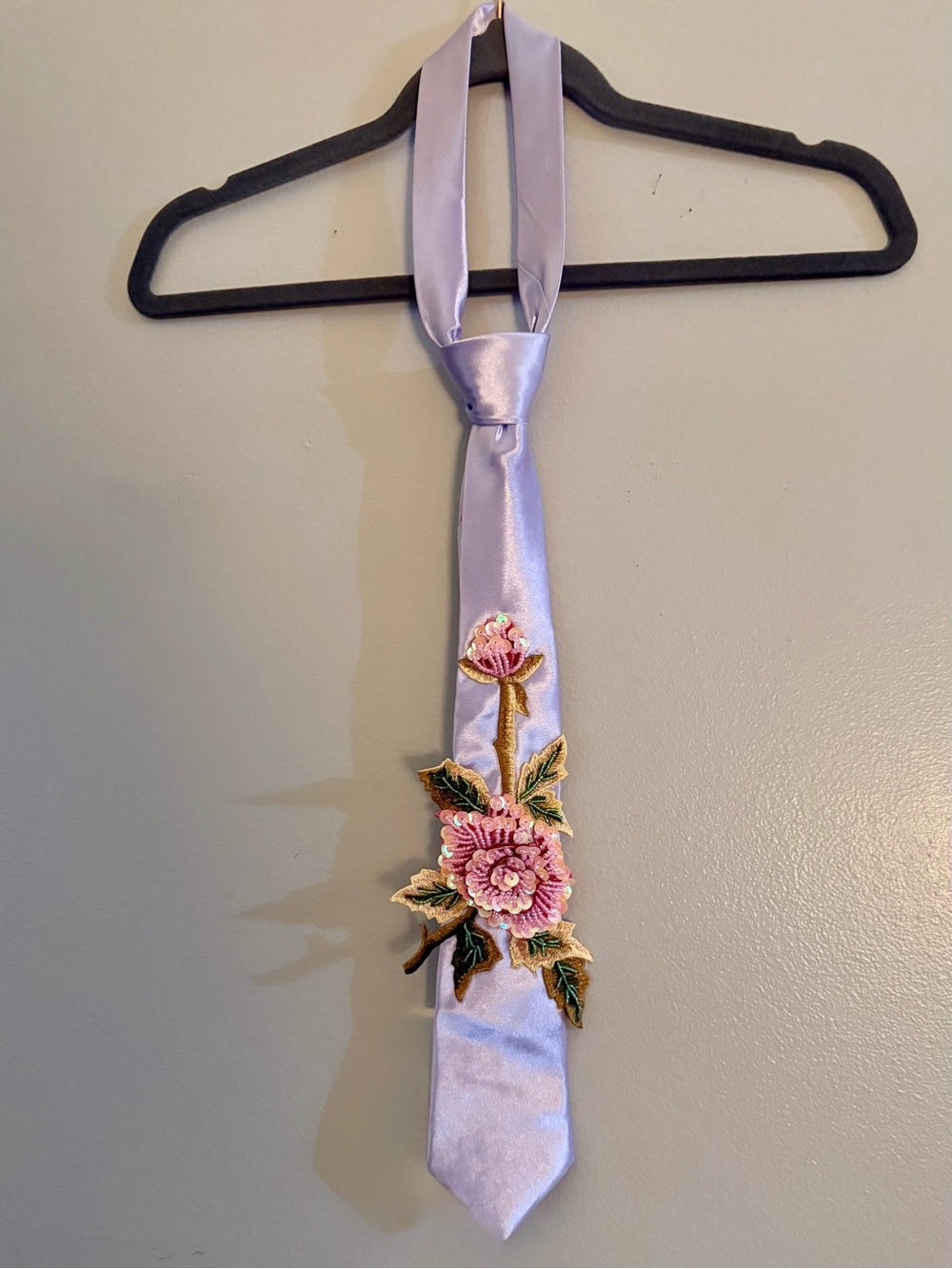 Boutique Aratta Silk-Feel Lavender Statement Floral Tie - Rare Find!